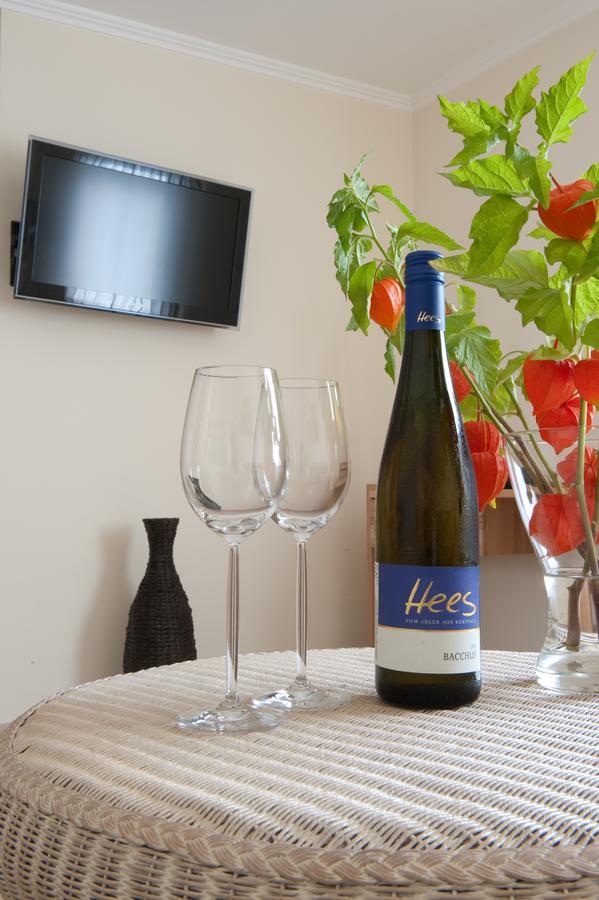 Weingut Hees - Landgasthof Zum Jaeger Aus Kurpfalz Auen Quarto foto